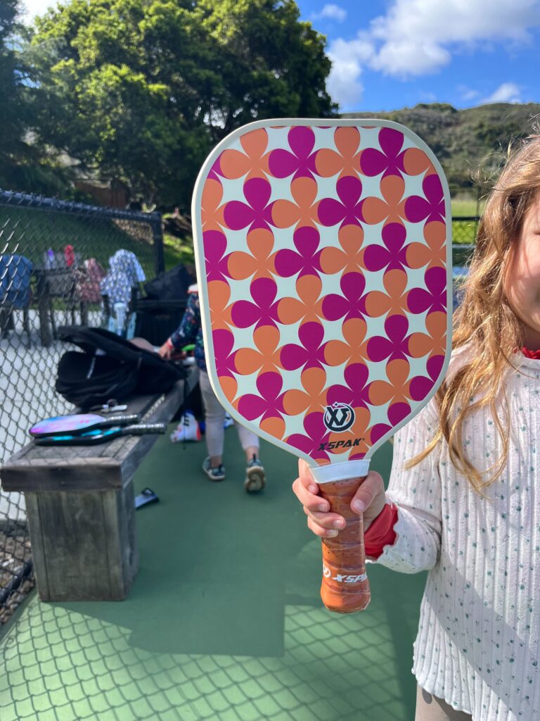 Picture of kid's pickleball paddle.