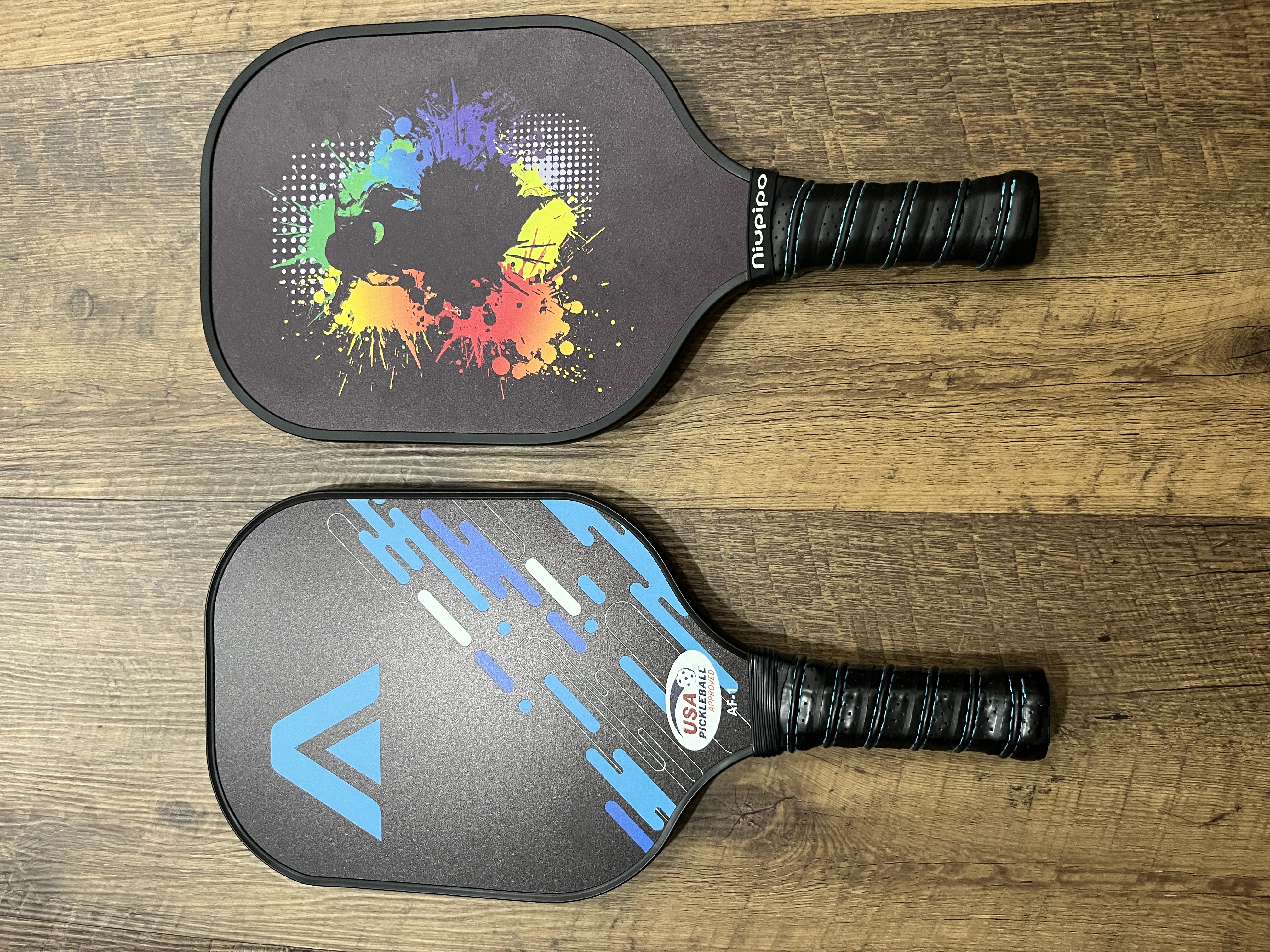 Picture comparing Niupipo pickleball paddle to another paddle.