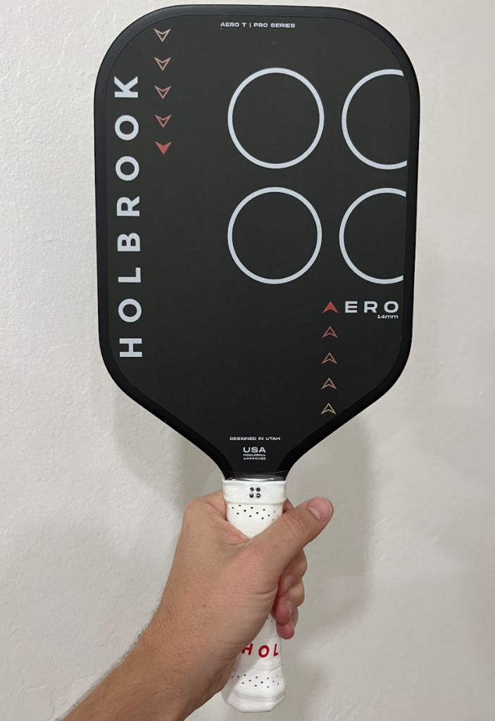 Picture of the face of the Aero pickleball paddle