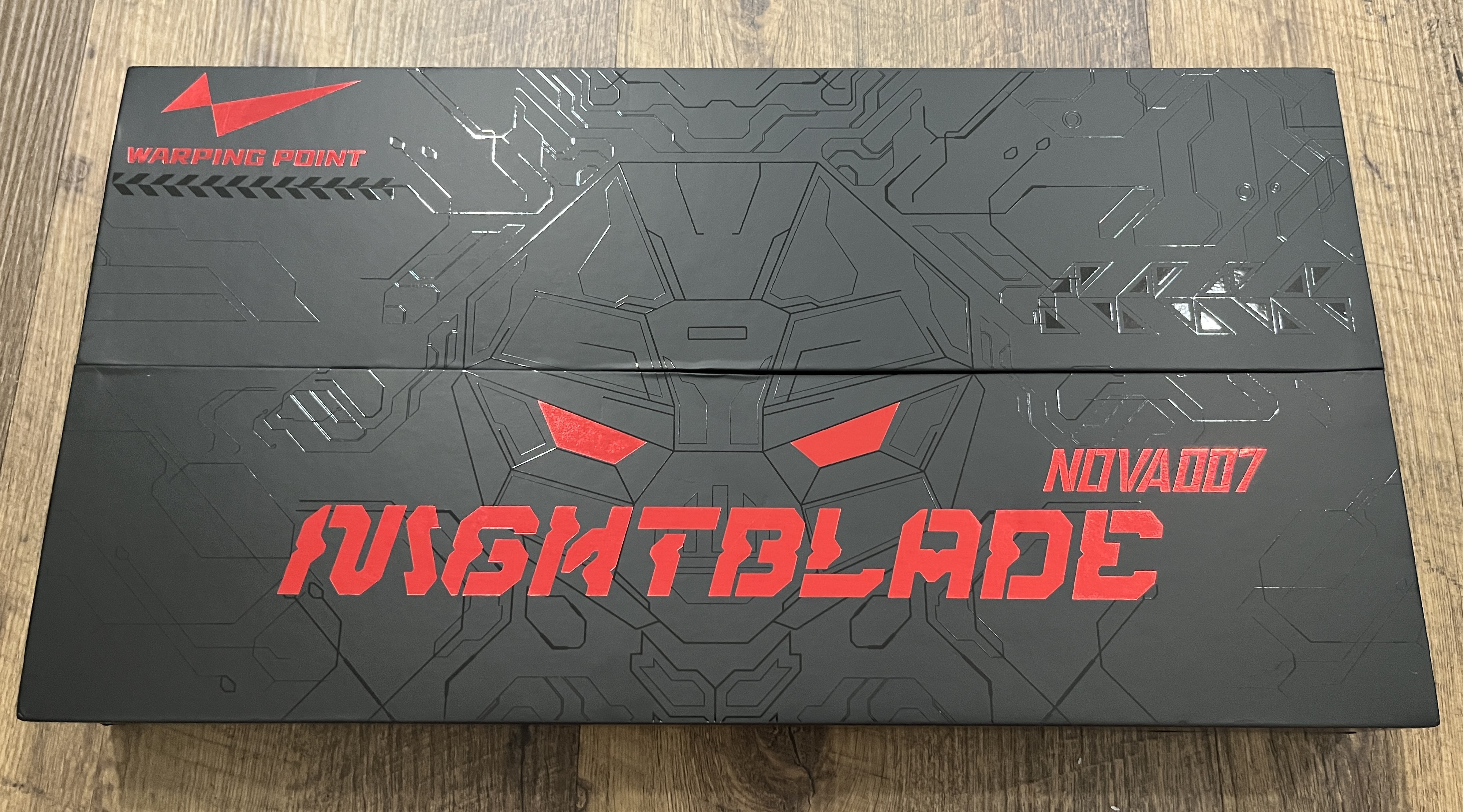 Picture of Warping Point Nightblade pickleball paddle box