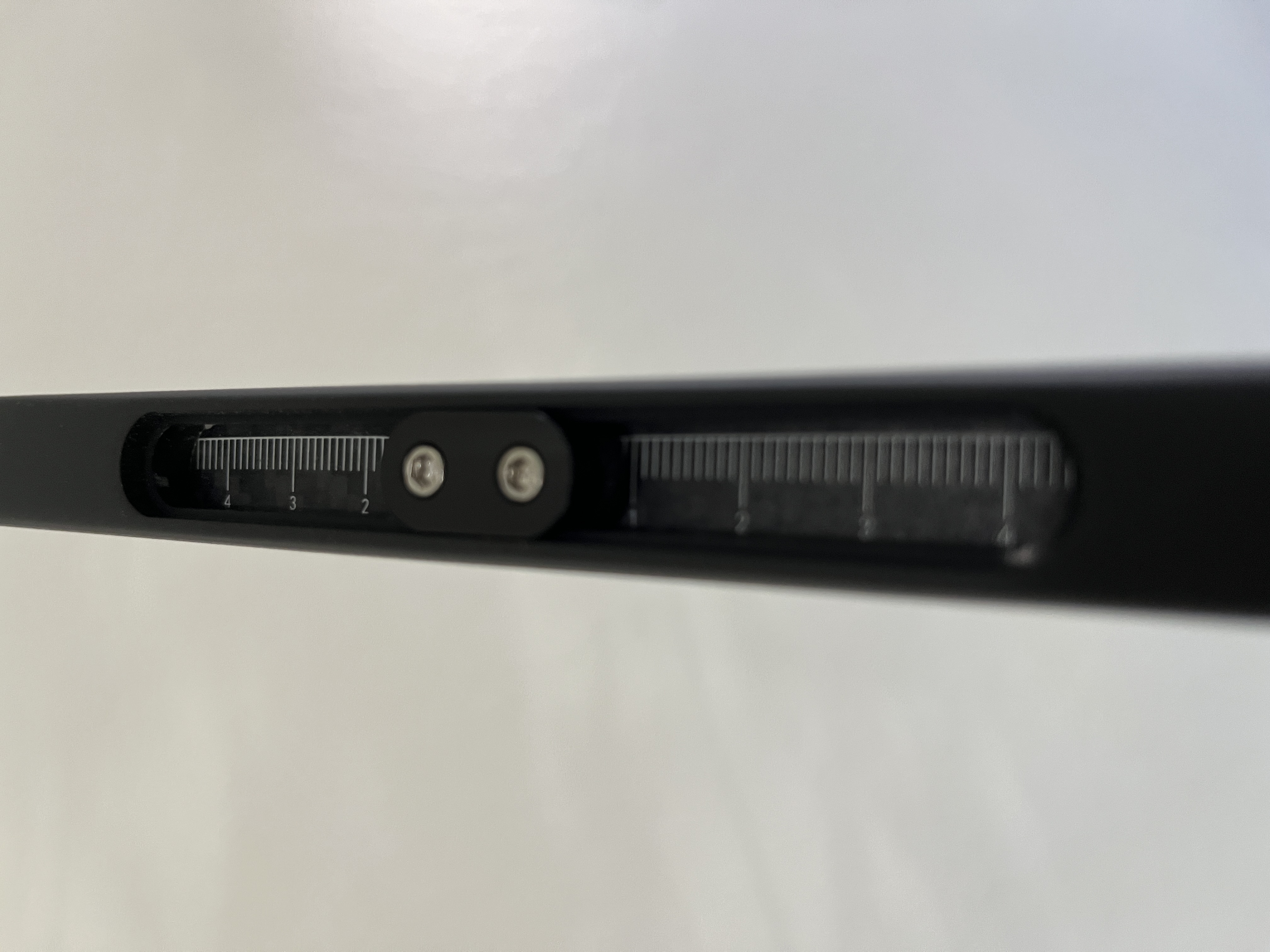 Picture showing where you can change the weight of the Paddlesshop Rhylion pickleball paddle.