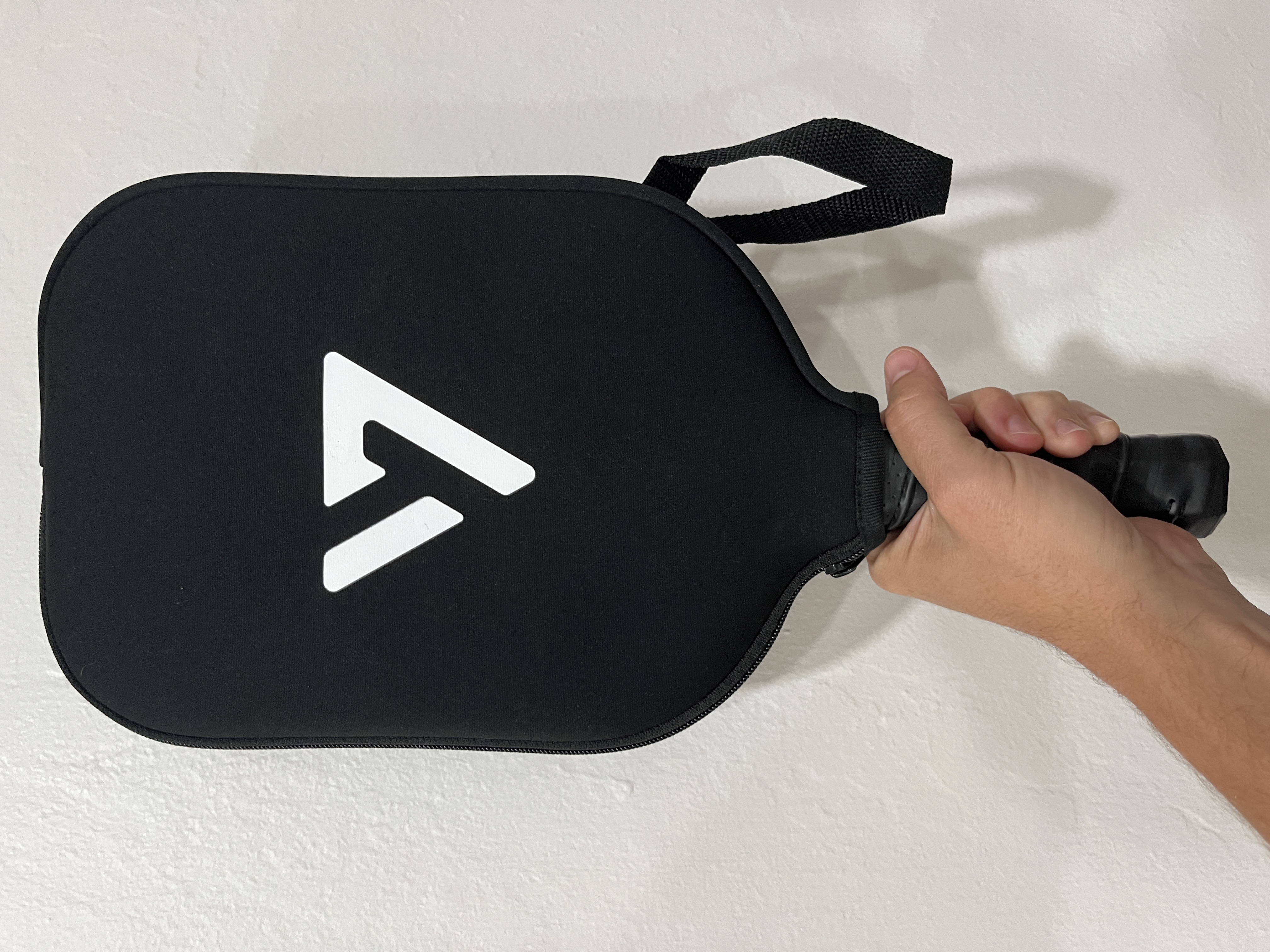 Picture of the case of the YVmove pickleball paddle.