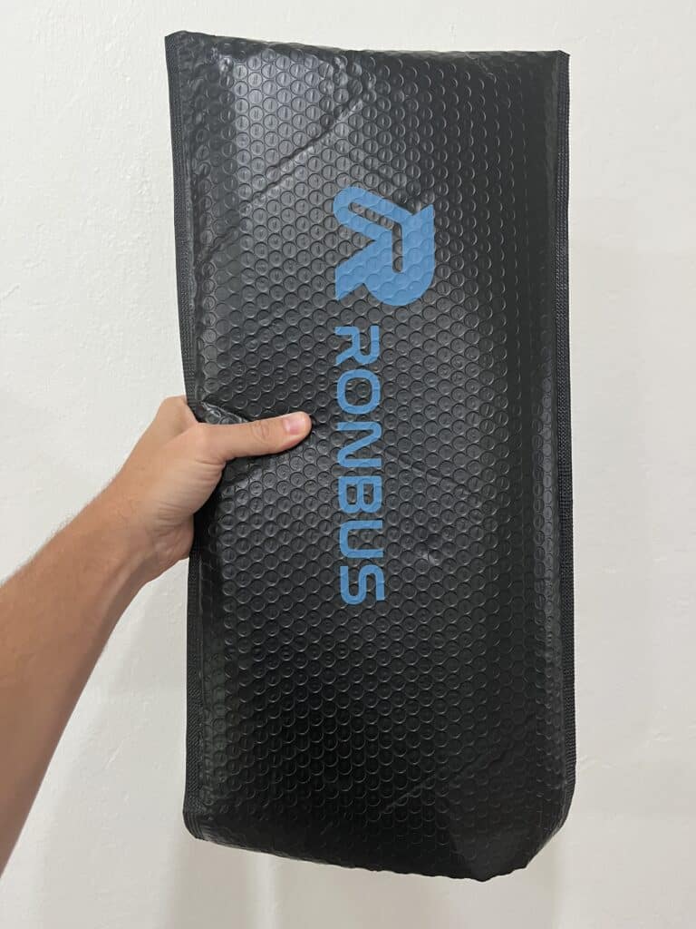 Picture of Ronbus pickleball paddle package.