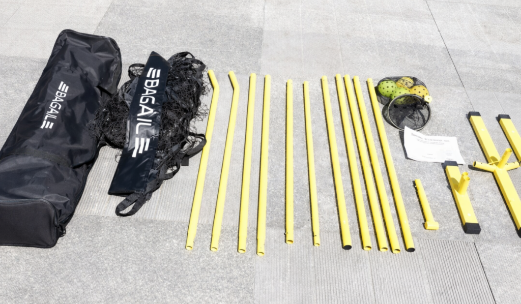 Picture of Bagail pickleball set with net.
