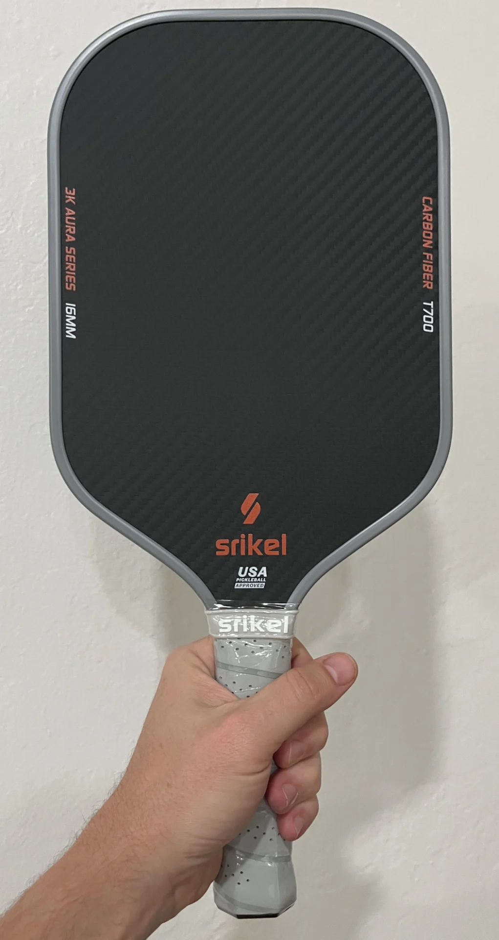 Picture of the Srikel pickleball paddle.
