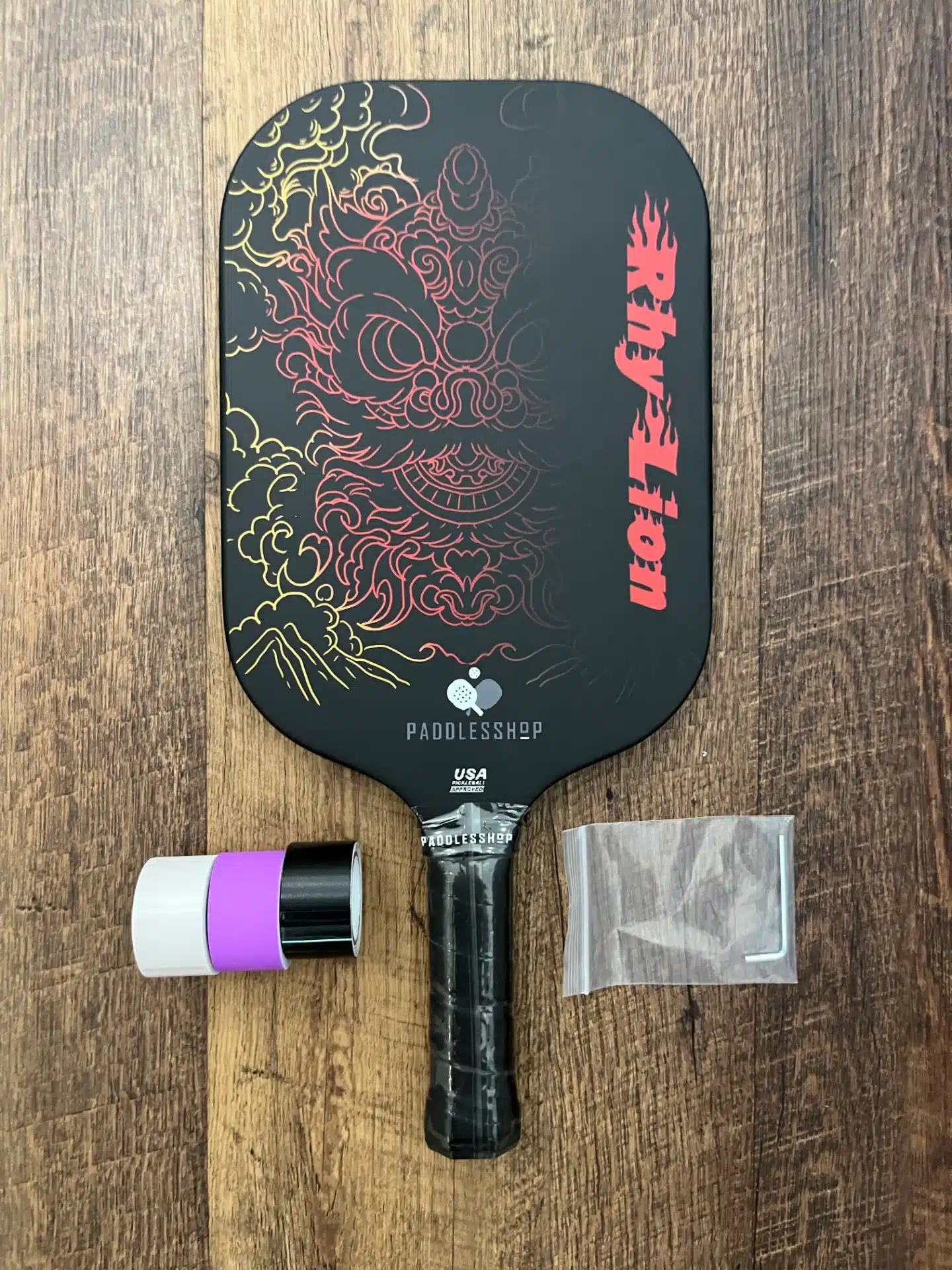 Picture of Paddlesshop Rhylion paddle and accesories.