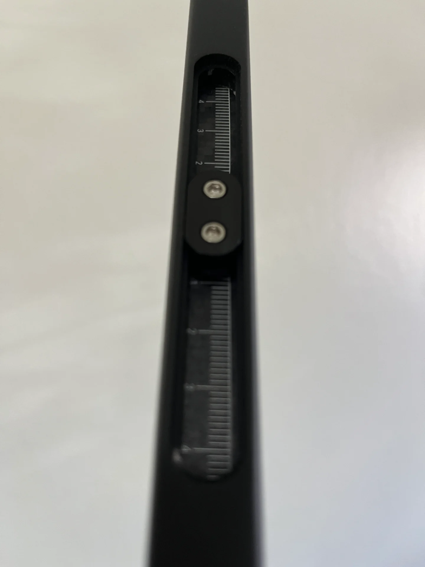 Picture showing where you can change the weight of the Paddlesshop Rhylion pickleball paddle.