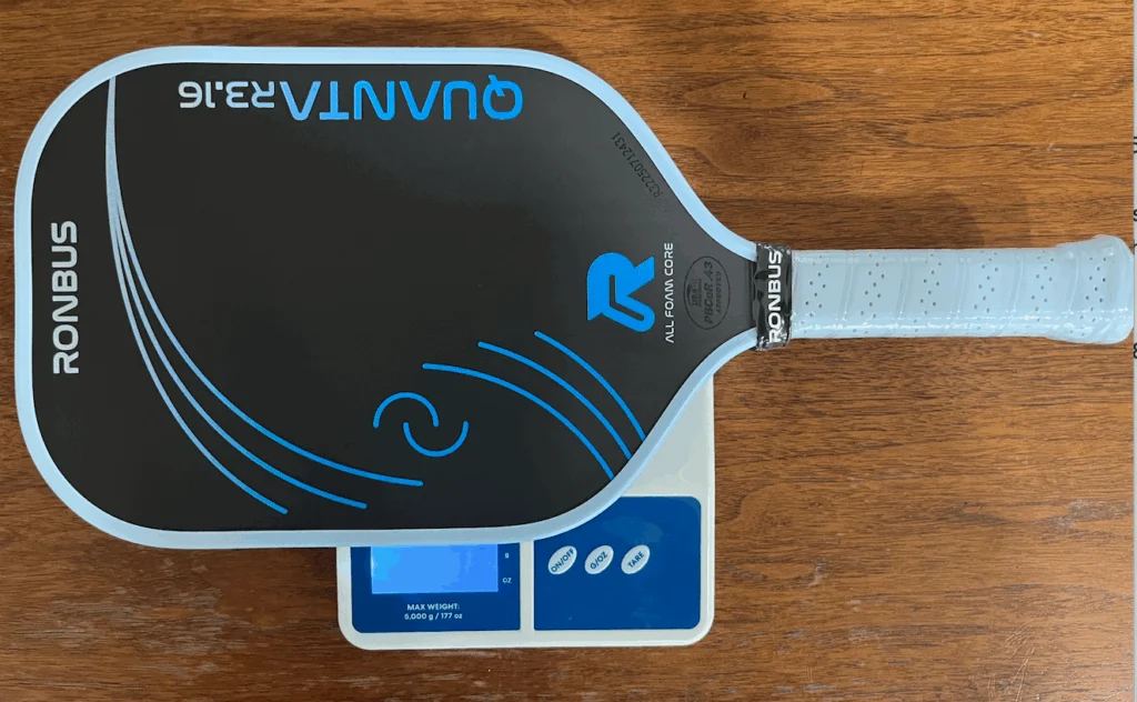 Picture of the Ronbus Quanta paddle's weight.